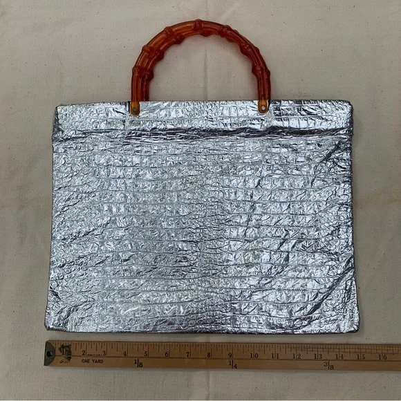 Vintage 1960s metallic silver tote bag with lucite bamboo style handles - Picture 8 of 10